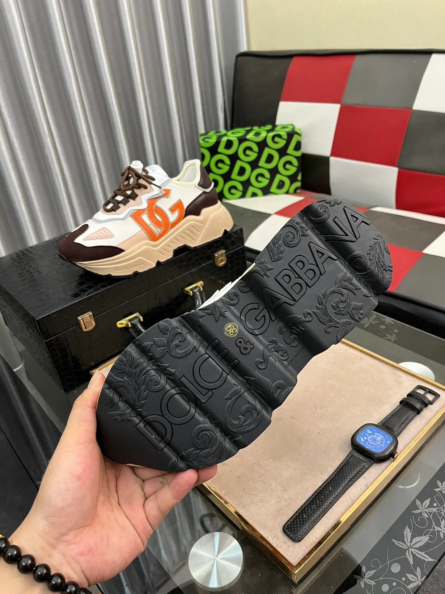 Men's shoes 💰480⌚️⌚️DG's latest sports and casual shoes, fashionable and versatile, can add luster to various looks. Create an exquisite design with unique dynamic vitality and modern atmosphere, showing modern elegance. Size: 36-46
